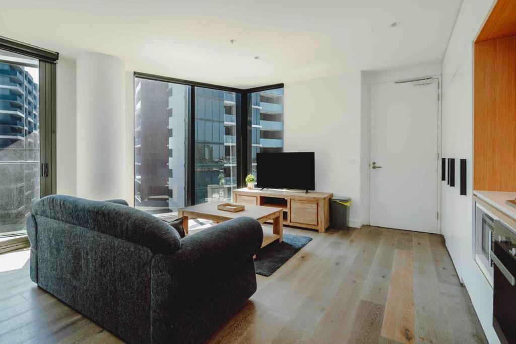 Getaway 2bdrm Parking Pool &